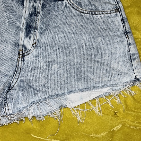 & Denim Short Cheeky Size 10 Curvy Fit Jean Shorts - Picture 4 of 14